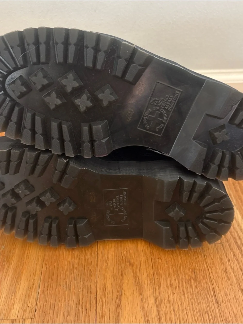 DR.MARTENS JADON BOOT LEATHER FAUX FUR LINED PLATFORMS Womens Size 8 M7 - Picture 9 of 9